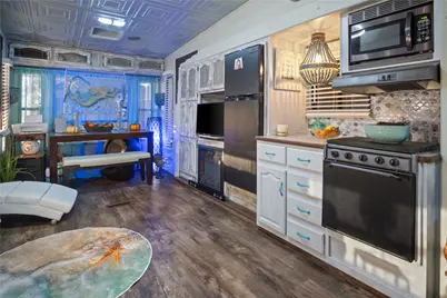 1129 Prides Lane, Crystal Beach, TX 77650 - Photo 7