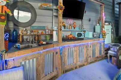 1129 Prides Lane, Crystal Beach, TX 77650 - Photo 15