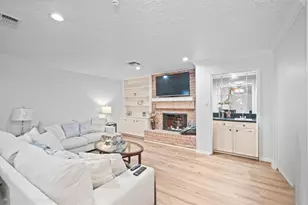 6114 Rollingbrook Dr, Houston, TX 77096 - Photo 9