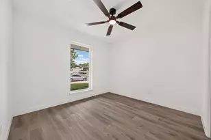 13722 New Village Ln, Sugar Land, TX 77498 - Photo 17