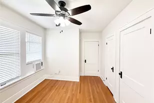 1126 Berthea St, Houston, TX 77006 - Photo 13