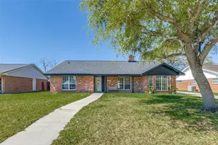 2406 Shelia St, Pearland, TX 77581 - Photo 3