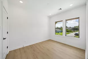 8129 Safebuy St, Houston, TX 77028 - Photo 7