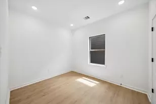8129 Safebuy St, Houston, TX 77028 - Photo 9