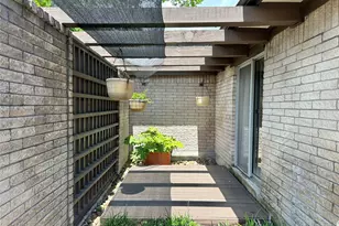 16329 Brook Forest Dr, Houston, TX 77059 - Photo 31