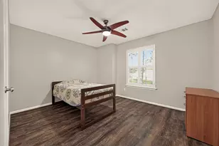 619 Flaghoist Ln, Houston, TX 77079 - Photo 31