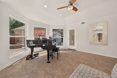 619 Flaghoist Lane, Houston, TX 77079 - Photo 11