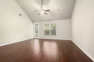 9026 Centennial Dr, Conroe, TX 77384 - Photo 9