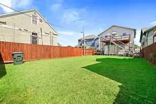 3223 Avenue M, Galveston, TX 77550 - Photo 9