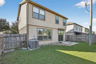 1114 Larks Trace Ln, Houston, TX 77090 - Photo 15