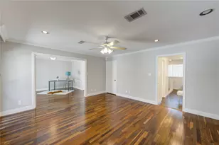 358 Tealwood Dr, Houston, TX 77024 - Photo 21