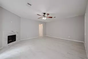 4506 Mimosa Dr, Bellaire, TX 77401 - Photo 11