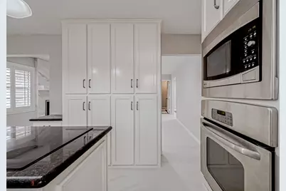 4506 Mimosa Drive, Bellaire, TX 77401 - Photo 27