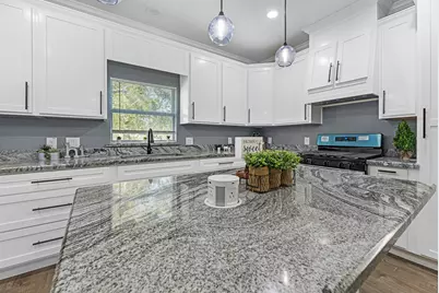 321 Briarwood Drive, Baytown, TX 77520 - Photo 9