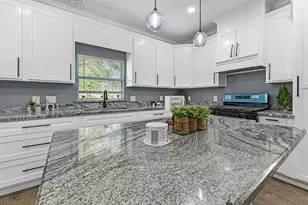 321 Briarwood Dr, Baytown, TX 77520 - Photo 9