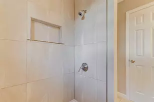 8622 Connaught Garden Dr, Houston, TX 77083 - Photo 15