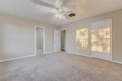 8622 Connaught Garden Drive, Houston, TX 77083 - Photo 33