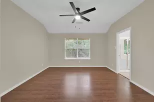 122 N N Camelia Grove Circle, The Woodlands, TX 77382 - Photo 13