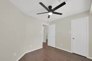 122 N N Camelia Grove Circle, The Woodlands, TX 77382 - Photo 17