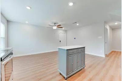 8635 Sunderland Road, Houston, TX 77028 - Photo 9