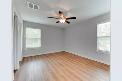 8635 Sunderland Road, Houston, TX 77028 - Photo 13