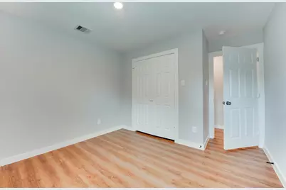 8635 Sunderland Road, Houston, TX 77028 - Photo 21