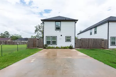 8635 Sunderland Road, Houston, TX 77028 - Photo 1