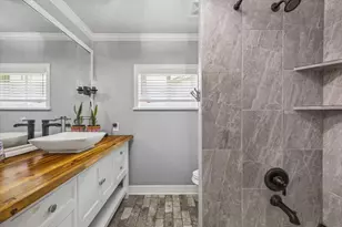 206 Melody Ln, Friendswood, TX 77546 - Photo 17