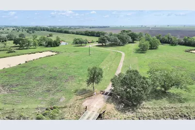 2100 Pine Knoll Road, Bay City, TX 77414 - Photo 1