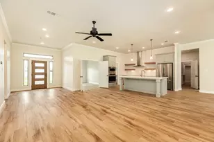 216 Creekside Ln, Lake Jackson, TX 77566 - Photo 9