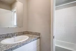 8019 Beech Cove Ln, Houston, TX 77072 - Photo 7