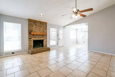 4719 Brownfields Drive, Houston, TX 77066 - Photo 7