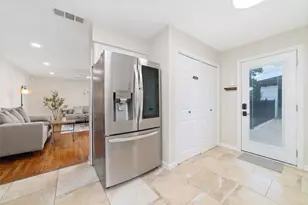 5727 Capello Dr, Houston, TX 77035 - Photo 19
