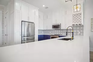 1834 Redfish Ln, Crystal Beach, TX 77650 - Photo 9