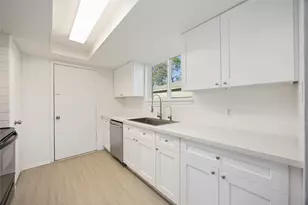 2302 Green Knoll Dr, Houston, TX 77067 - Photo 11