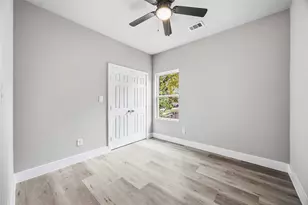 8512 Farqueson St, Houston, TX 77029 - Photo 15