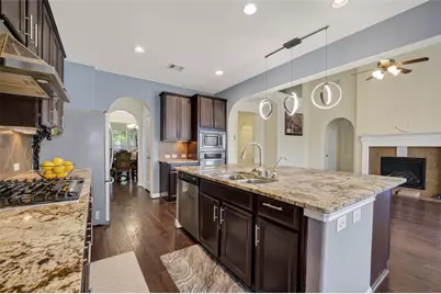 12611 Colonial Glen Ct, Pearland, TX 77584 - Photo 15