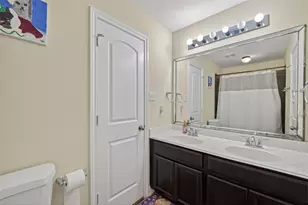 12611 Colonial Glen Ct, Pearland, TX 77584 - Photo 35