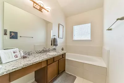 1517 Miles Oaks Place, Houston, TX 77043 - Photo 27