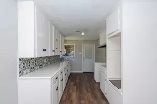 1230 W 4th St, Freeport, TX 77541 - Photo 19