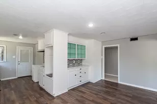 1230 W 4th St, Freeport, TX 77541 - Photo 19