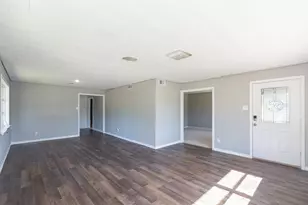 1230 W 4th St, Freeport, TX 77541 - Photo 7