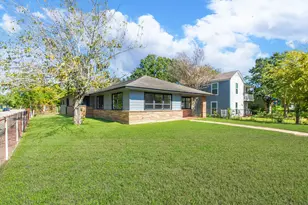 1230 W 4th St, Freeport, TX 77541 - Photo 39