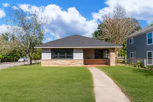 1230 W 4th St, Freeport, TX 77541 - Photo 3
