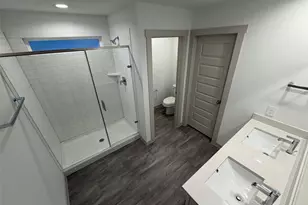 610 Lost Crk Dr, Cove, TX 77523 - Photo 9
