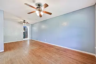 1007 Plum St, La Marque, TX 77568 - Photo 3