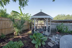 18502 Vinland Dr, Nassau Bay, TX 77058 - Photo 43