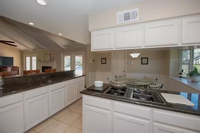 18502 Vinland Drive, Nassau Bay, TX 77058 - Photo 19