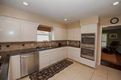 18502 Vinland Drive, Nassau Bay, TX 77058 - Photo 15