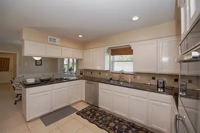 18502 Vinland Drive, Nassau Bay, TX 77058 - Photo 15